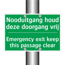 Nooduitgang houd deze doorgang /.../ - Emergency exit keep this /.../