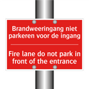 Brandweeringang niet parkeren voor de ingang /.../ - Fire lane do not park in front of the entrance /.../