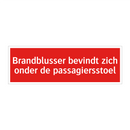 Brandblusser bevindt zich onder de passagiersstoel