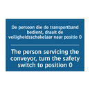 De persoon die de transportband /.../ - The person servicing the conveyor, /.../