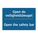 Open de veiligheidsbeugel - Open the safety bar & Open de veiligheidsbeugel - Open the safety bar