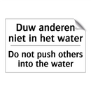 Duw anderen niet in het water - Do not push others into the water/.../