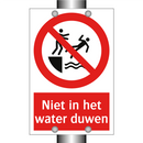 Niet in het water duwen