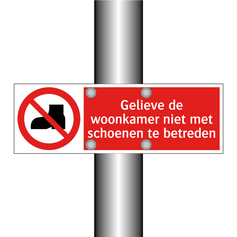Gelieve de woonkamer niet met schoenen te betreden