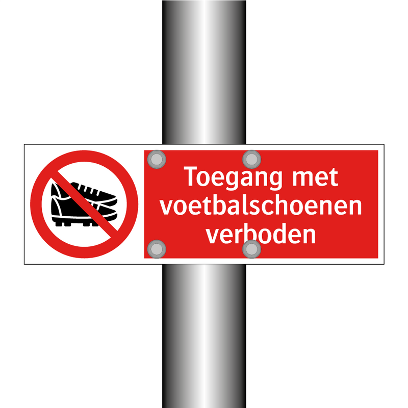 Toegang met voetbalschoenen verboden