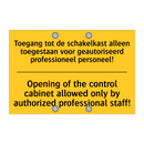 Toegang tot de schakelkast alleen /.../ - Opening of the control cabinet /.../